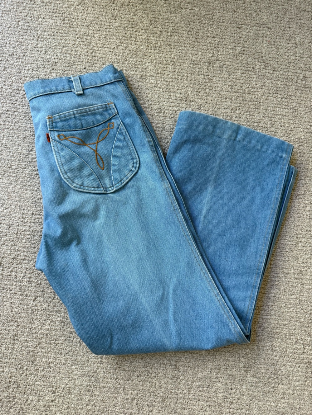 TRUE VINTAGE 1970’s Levi’s Orange tab Movin’ on jeans wide / flare leg sz 31/28